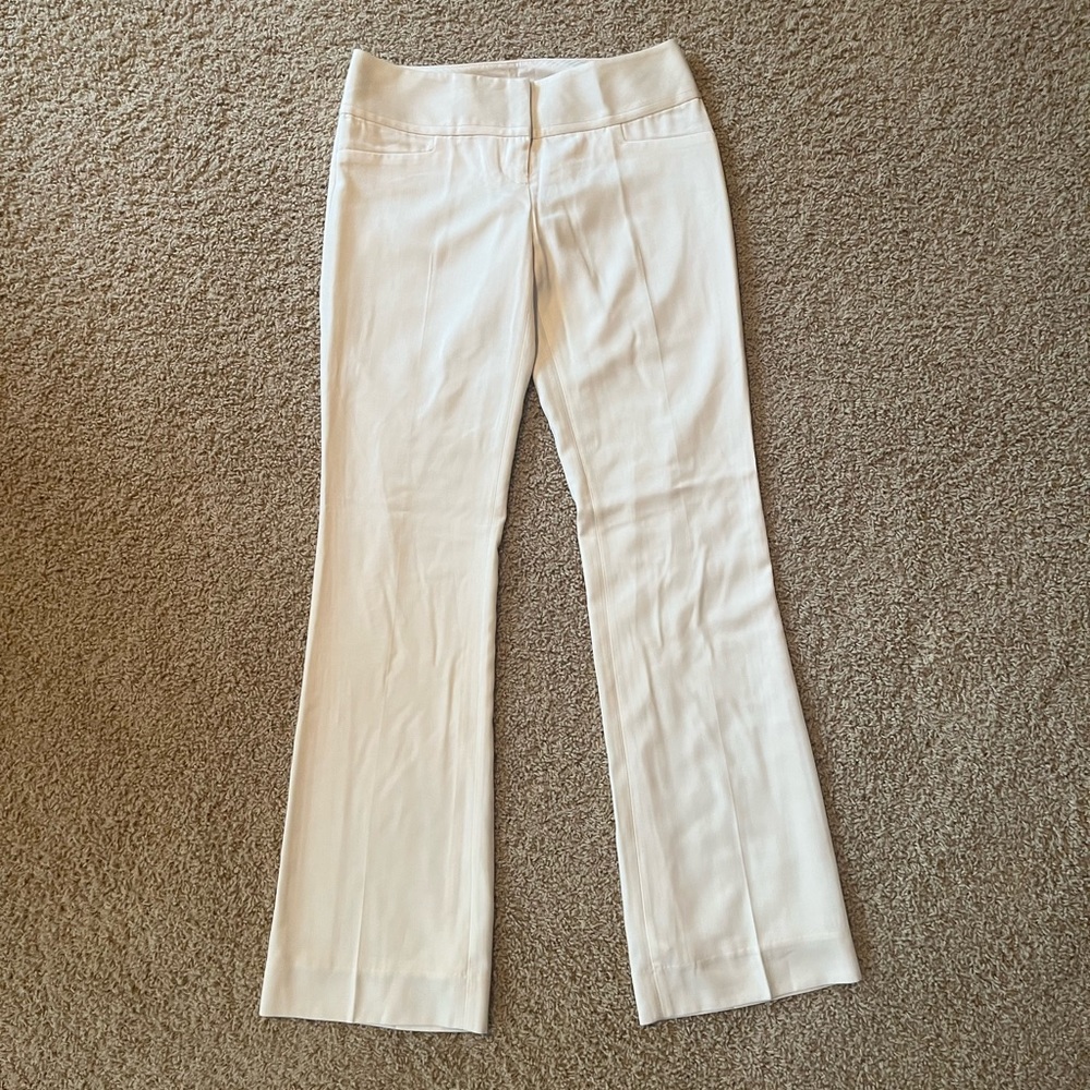 NWOT The Limited Drew Fit Cream Colored Women’s Dress Pants Size 2